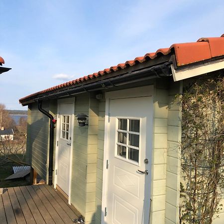 Two Small Guest Houses By Lake Rent Out As One Hjo Exteriör bild