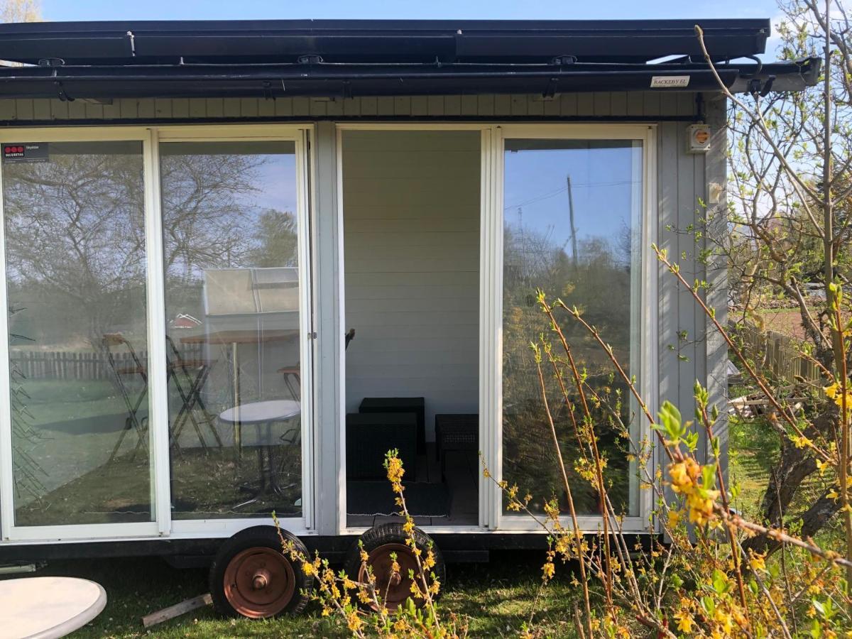 Two Small Guest Houses By Lake Rent Out As One Hjo Exteriör bild