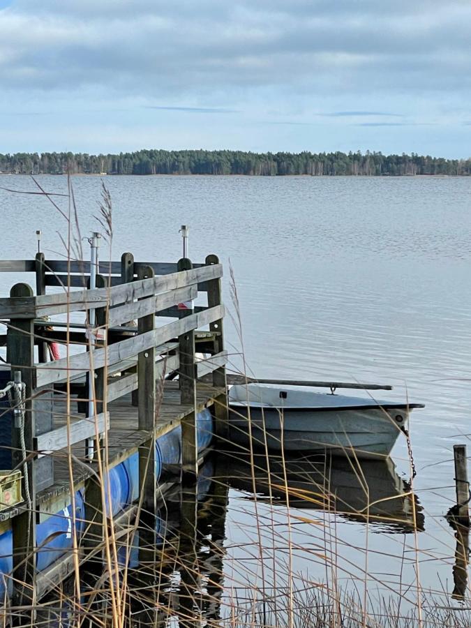 Two Small Guest Houses By Lake Rent Out As One Hjo Exteriör bild