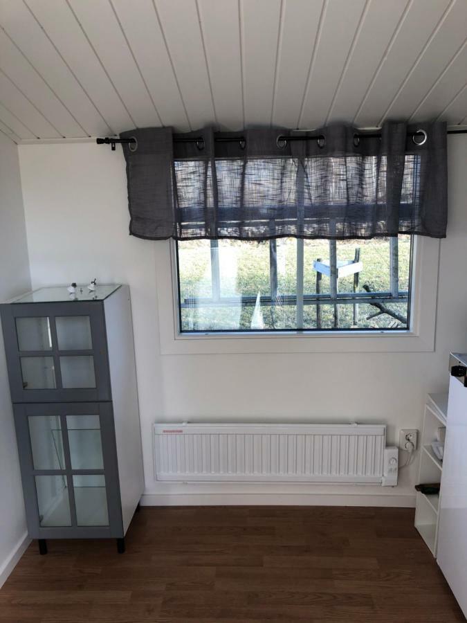 Two Small Guest Houses By Lake Rent Out As One Hjo Exteriör bild